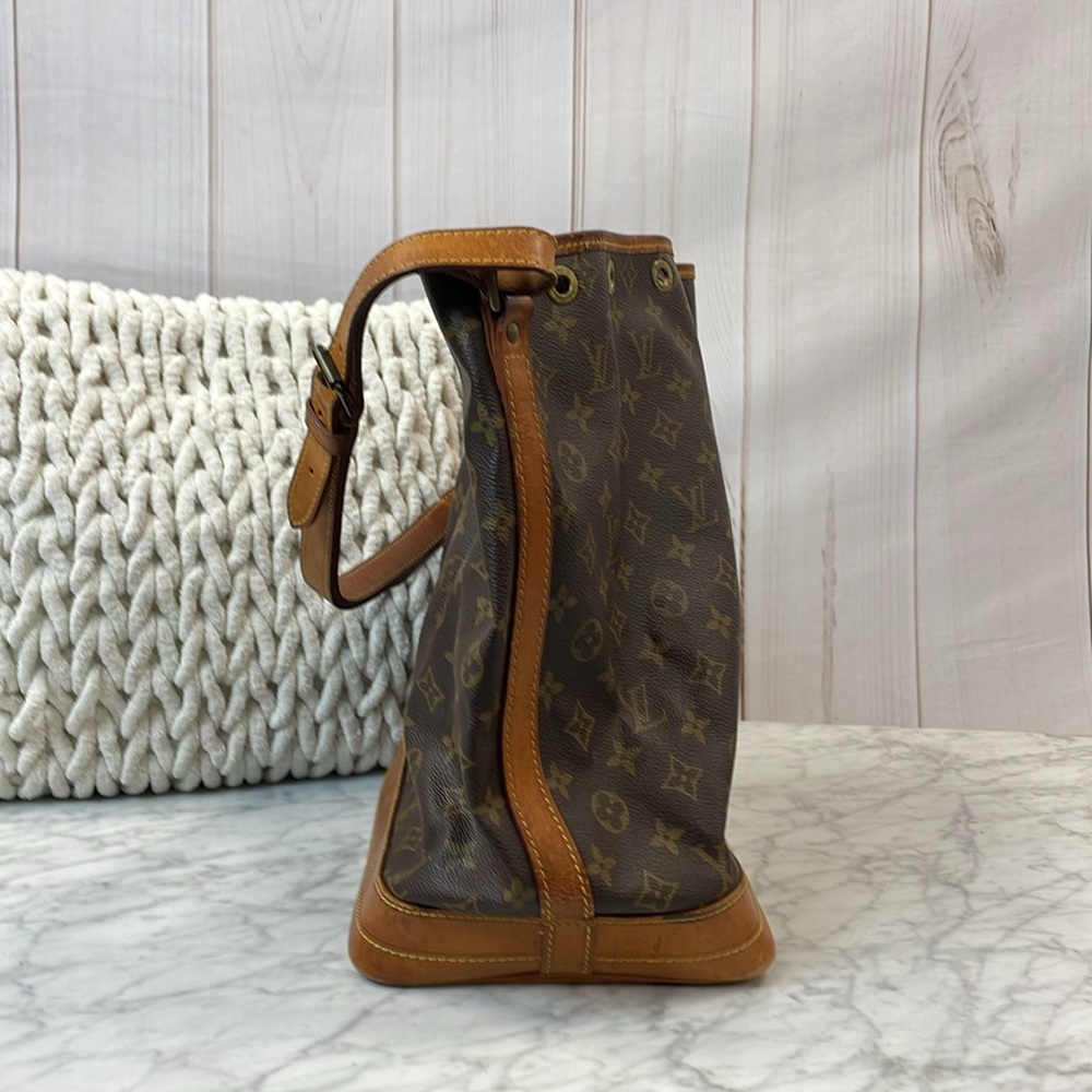 Louis Vuitton Brown Monogram Canvas Shoulder bucket bag - Picture 2 of 14
